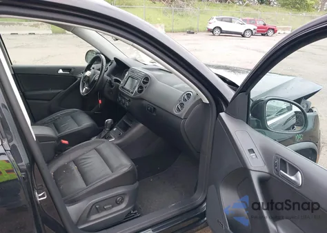 2017 Volkswagen Tiguan 2.0T Sel from USA, damaged, VIN WVGWV7AXXHK022390